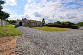 
                                                                                        Vente
                                                                                         Maison 6 pièces