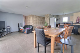 
                                                                                        Vente
                                                                                         Maison 6 pièces