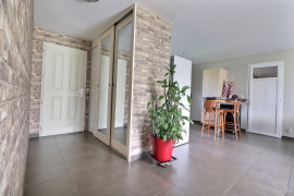 
                                                                                        Vente
                                                                                         Maison 6 pièces