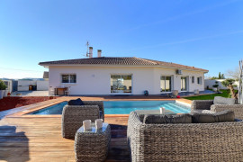 
                                                                                        Vente
                                                                                         Maison 6 pièces
