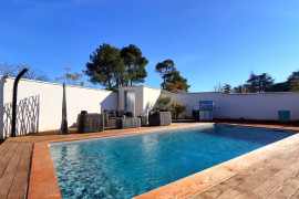 
                                                                                        Vente
                                                                                         Maison 6 pièces