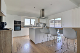 
                                                                                        Vente
                                                                                         Maison 6 pièces