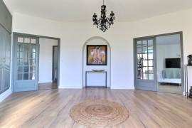 
                                                                                        Vente
                                                                                         Maison 6 pièces