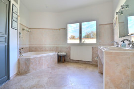 
                                                                                        Vente
                                                                                         Maison 6 pièces