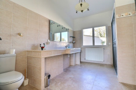 
                                                                                        Vente
                                                                                         Maison 6 pièces