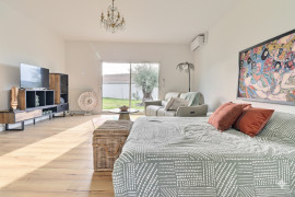 
                                                                                        Vente
                                                                                         Maison 6 pièces