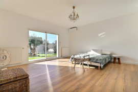 
                                                                                        Vente
                                                                                         Maison 6 pièces