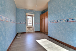 
                                                                                        Vente
                                                                                         Maison 6 pièces
