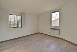
                                                                                        Vente
                                                                                         Maison 6 pièces