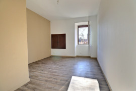 
                                                                                        Vente
                                                                                         Maison 6 pièces