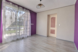 
                                                                                        Vente
                                                                                         Maison 6 pièces
