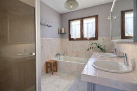 
                                                                                        Vente
                                                                                         Maison 6 pièces