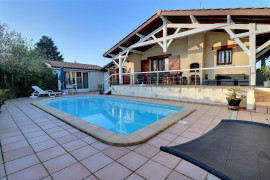 
                                                                                        Vente
                                                                                         Maison 6 pièces