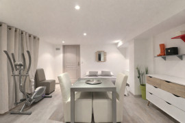 
                                                                                        Vente
                                                                                         Maison 6 pièces