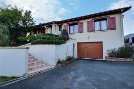 
                                                                                        Vente
                                                                                         Maison 6 pièces