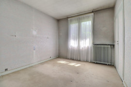 
                                                                                        Vente
                                                                                         Maison 6 pièces