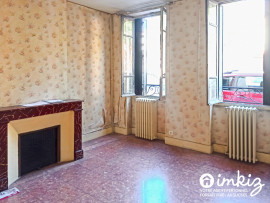 
                                                                                        Vente
                                                                                         Maison 6 pièces avec extérieur Métro à 50 m