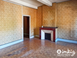 
                                                                                        Vente
                                                                                         Maison 6 pièces avec extérieur Métro à 50 m