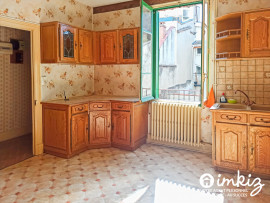 
                                                                                        Vente
                                                                                         Maison 6 pièces avec extérieur Métro à 50 m