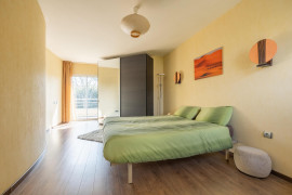 
                                                                                        Vente
                                                                                         Maison 6 pièces avec piscine et 1500 m² de terrain