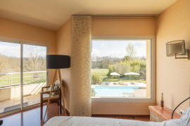 
                                                                                        Vente
                                                                                         Maison 6 pièces avec piscine et 1500 m² de terrain