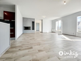 
                                                                                        Vente
                                                                                         Maison 6 pièces de 119m² rénovée avec jardin.