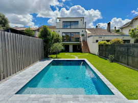 Vente
                                                                                MAISON 6 PIECES - JARDIN - GARAGE & PISCINE