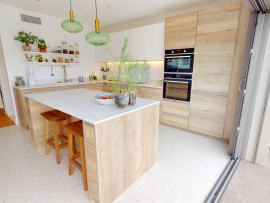 Vente
                                                                                MAISON 6 PIECES - JARDIN - GARAGE & PISCINE