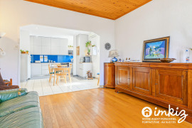 
                                                                                        Vente
                                                                                         Rare -centre ville - jardin - 2 logements possible