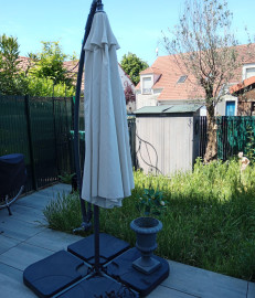 
                                                                                        Vente
                                                                                         maison 6 pieces rénovée, jardin & 2 parkings