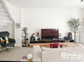 
                                                                                        Vente
                                                                                         maison 6 pieces rénovée, jardin & 2 parkings
