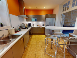 
                                                                                        Vente
                                                                                         Maison 7 pièces - 145m2 - Saint Genès