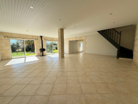 
                                                                                        Vente
                                                                                         Maison 7 pièces - 246m2