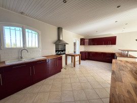 
                                                                                        Vente
                                                                                         Maison 7 pièces - 246m2