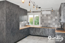 Vente
                                                                                Maison 7 pièces 6 chambres possibilité 10.7% brut