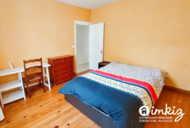 
                                                                                        Vente
                                                                                         Maison 7 pièces