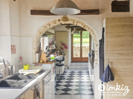 
                                                                                        Vente
                                                                                         Maison 7 pièces