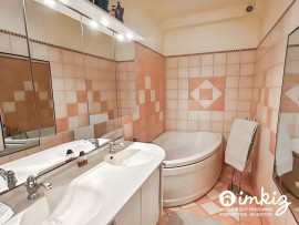 
                                                                                        Vente
                                                                                         Maison 7 pièces