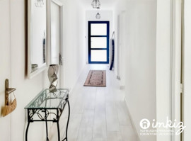 
                                                                                        Vente
                                                                                         Maison 7 pièces