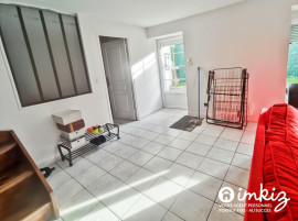 
                                                                                        Vente
                                                                                         Maison 7 pièces