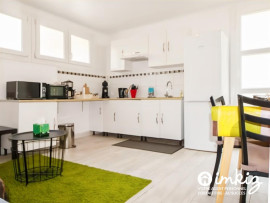 
                                                                                        Vente
                                                                                         Maison 7 pièces