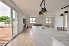 
                                                                                        Vente
                                                                                         Maison 7 pièces