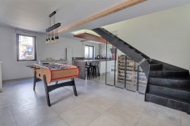 
                                                                                        Vente
                                                                                         Maison 7 pièces