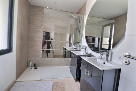 
                                                                                        Vente
                                                                                         Maison 7 pièces