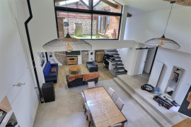 
                                                                                        Vente
                                                                                         Maison 7 pièces