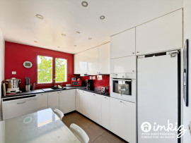 
                                                                                        Vente
                                                                                         Maison 7 pièces