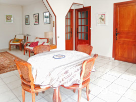 
                                                                                        Vente
                                                                                         Maison 7 pièces