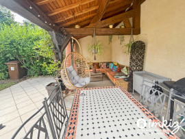 
                                                                                        Vente
                                                                                         Maison 7 pièces à proximité de toutes commodités