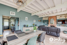 Vente
Maison 7 pièces avec dépendance et pigeonnier
