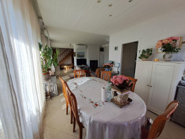 
                                                                                        Vente
                                                                                         Maison 7 pièces, calme, grands volumes, lumineuse